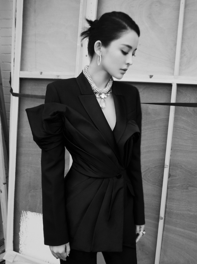 古力娜扎戛纳镜头,古力娜扎玫瑰旗袍红毯