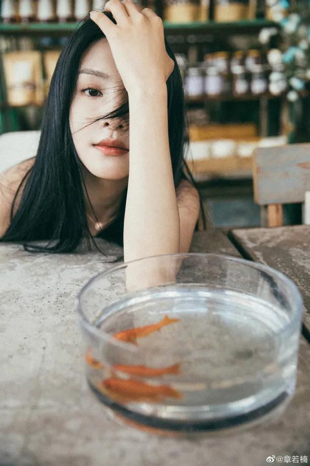 校园青春剧机智的上半场,七月与安生陈都灵沈月闺蜜