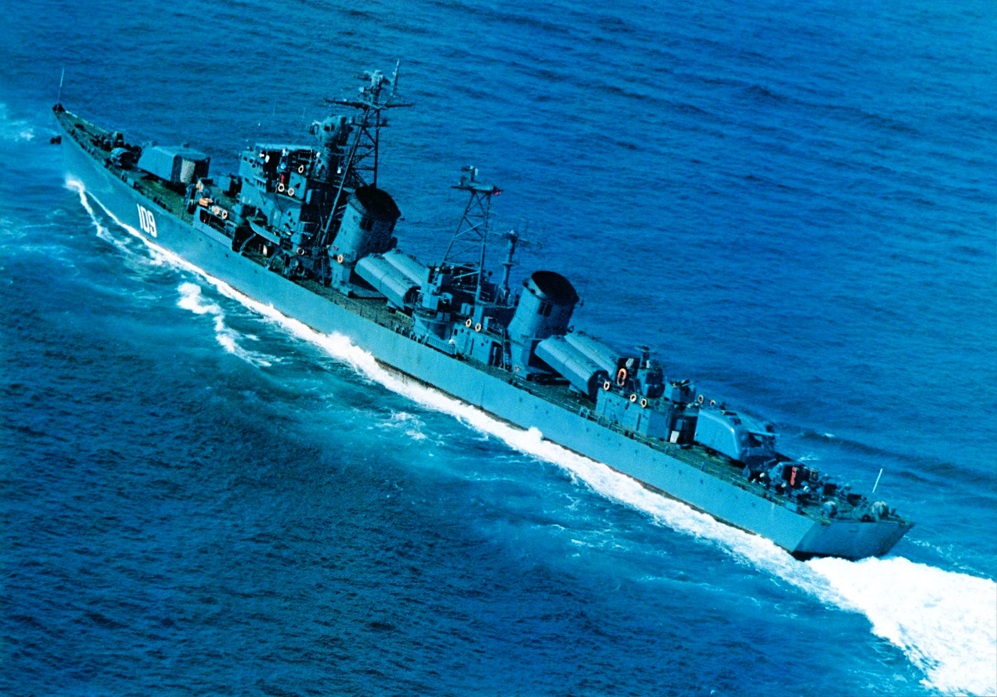 向中国人民解放军海军致敬,向中国人民海军致敬