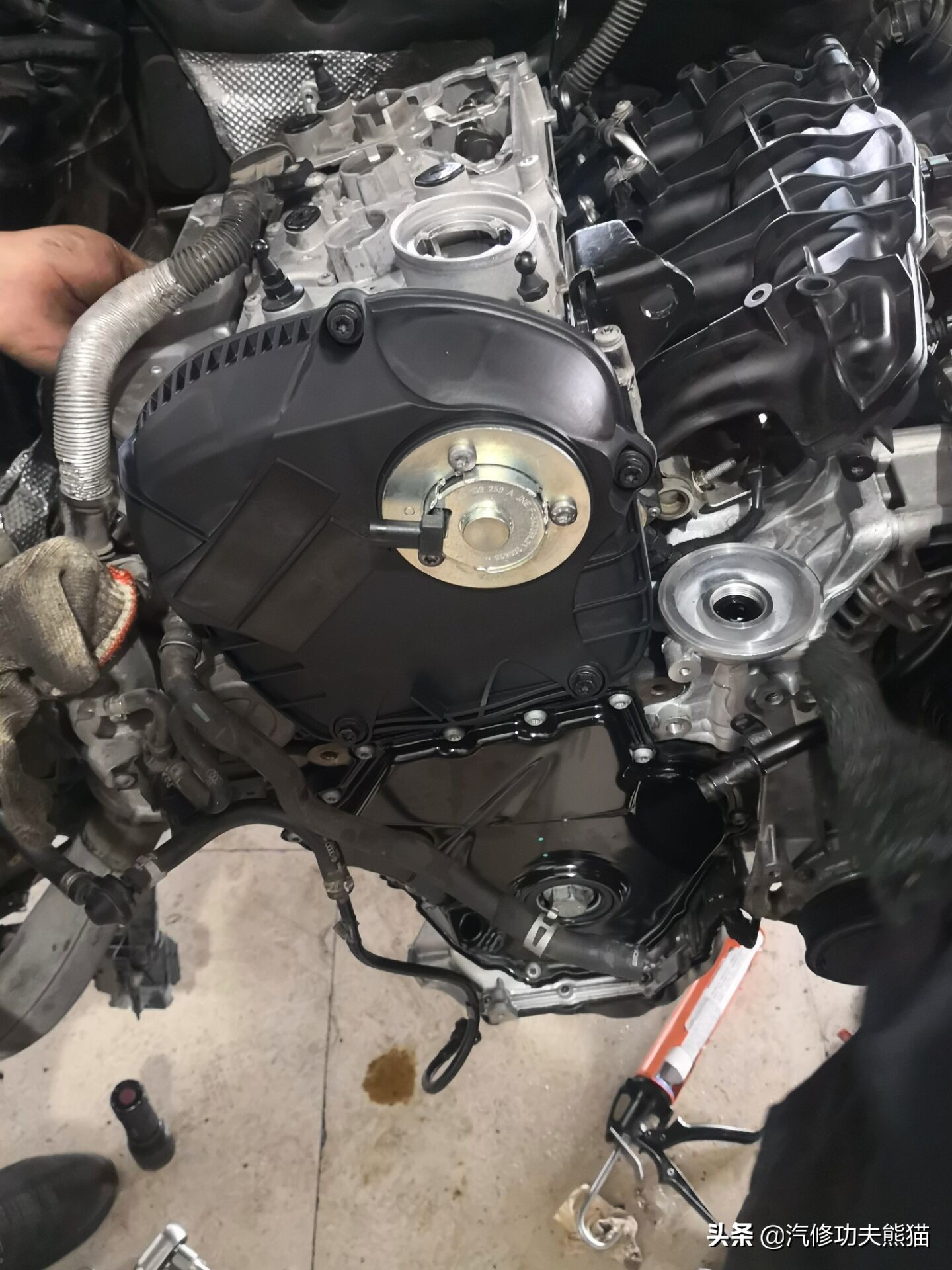 2013奥迪a4l烧机油怎么解决,奥迪a4l哪一款开始烧机油不严重