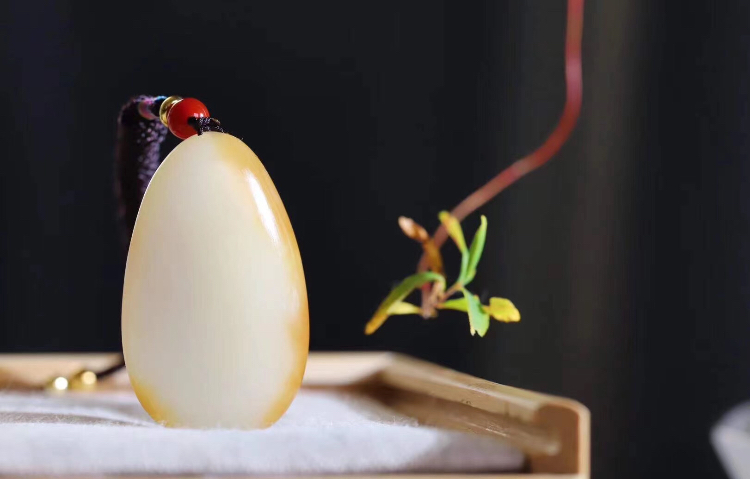 和田玉且末县有收藏价值吗,和田且末糖白玉价格