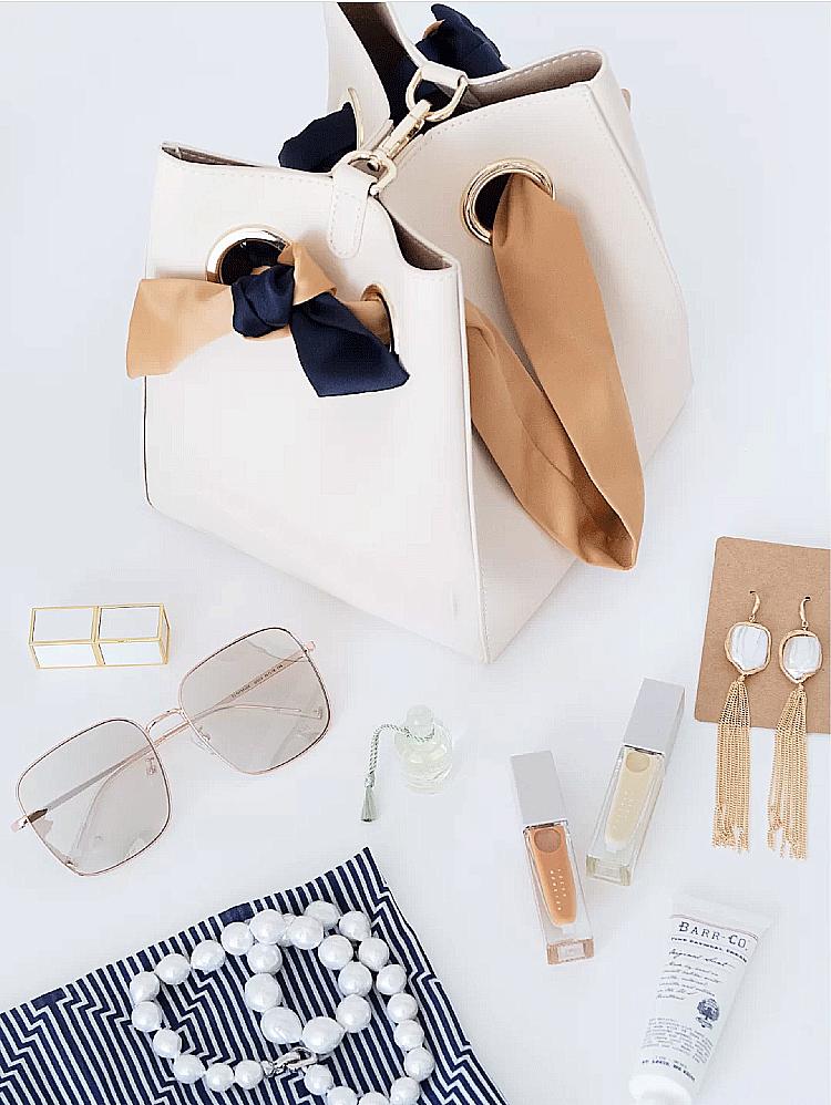 女孩子包包里有什么秘密,女孩包包里的秘密小短片