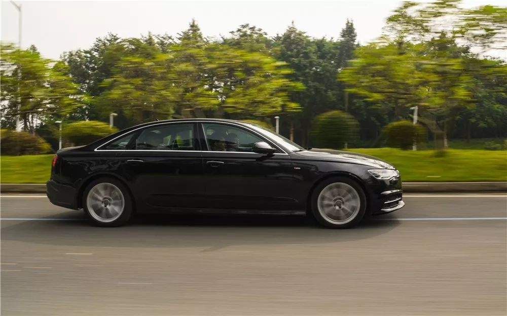 3.0v6机械增压的奥迪,奥迪3.0lv6有涡轮增压吗