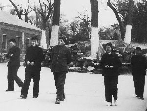 李银桥:跟随毛主席15年的警卫员,离开赴职时,毛主席掉了眼泪