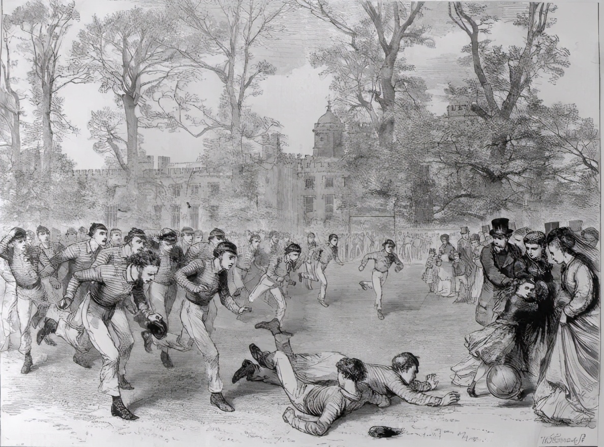 足球裁判的四个成长阶段,足球裁判员如何更好地执行规则