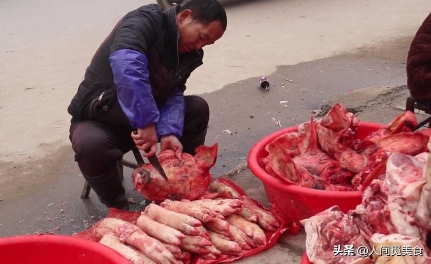 河南小镇卖卤肉,河南乡镇卤肉店2米大锅不停卤