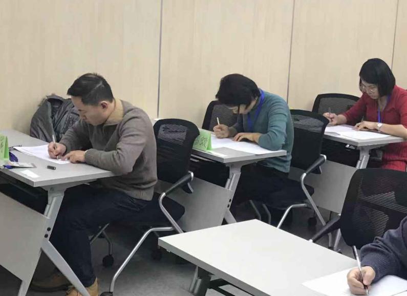 为什么现在报考教师的人少了,为什么报考教师资格证一直待审核