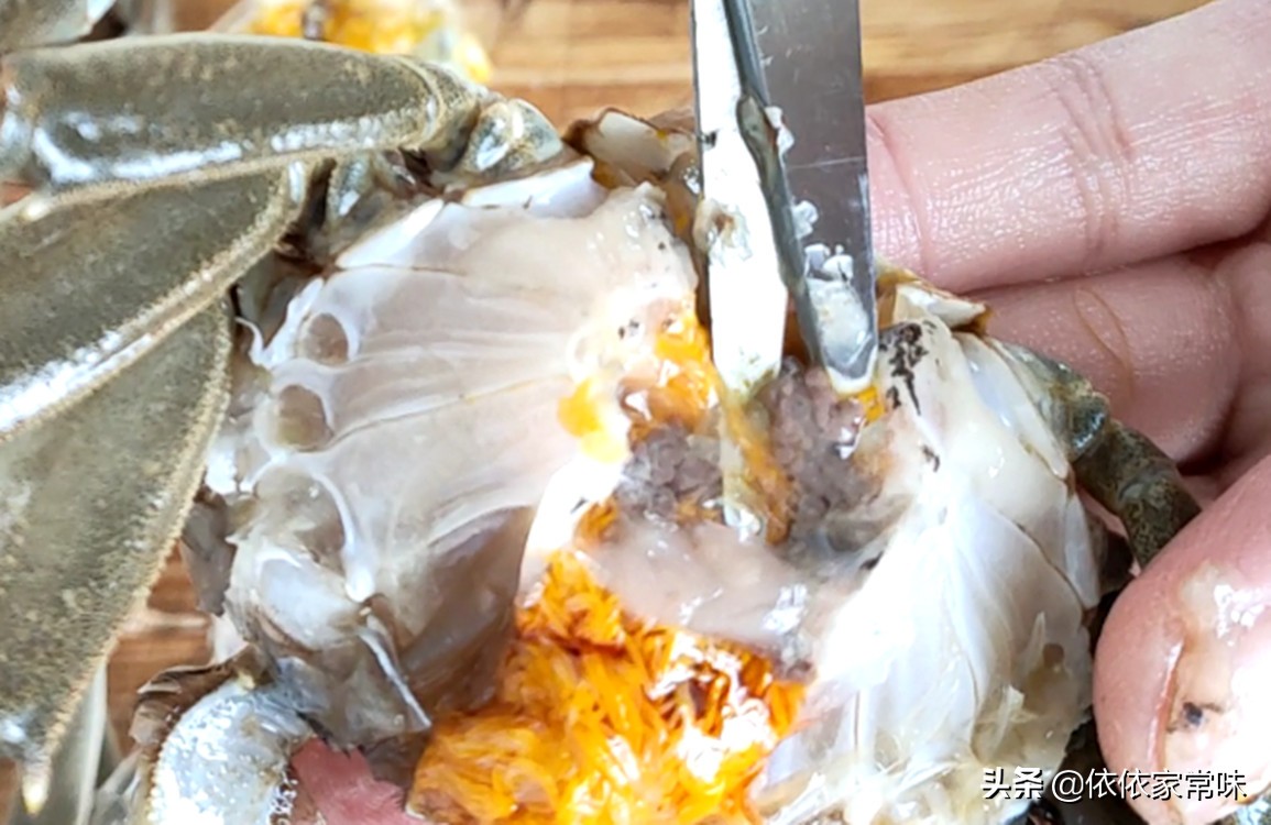 怎样清洗螃蟹视频干净又完整,清蒸螃蟹怎么清洗干净