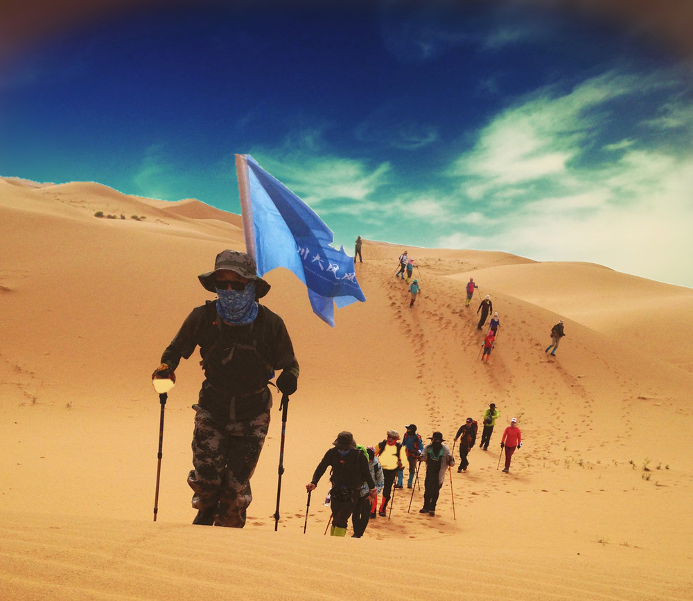 去沙漠探险中暑了怎么办,沙漠求生遇到晕倒的人