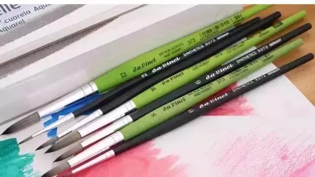 初学者适合用什么样的水彩,想要画好画有哪些技巧