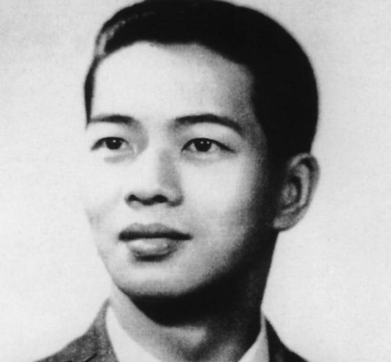 谢贤从年轻到老的视频,谢贤一年赚一栋楼