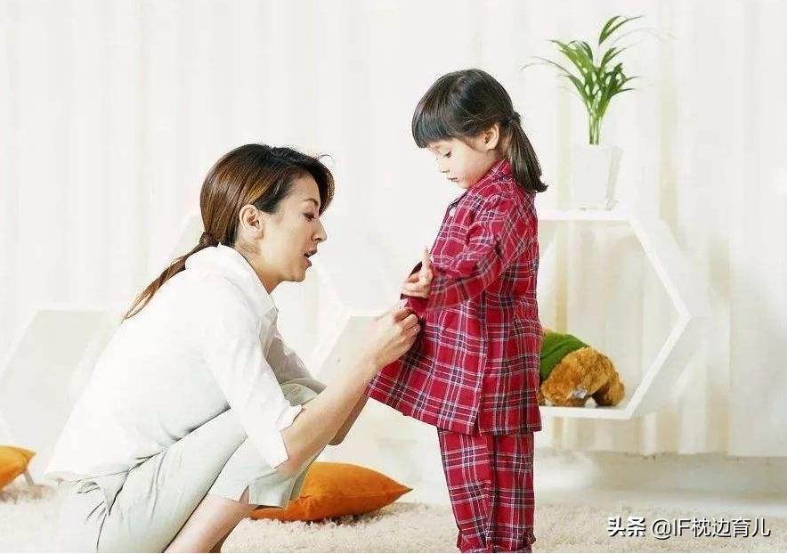 该不该给小孩穿大一码的衣服,你喜欢给小孩买大一码的衣服吗