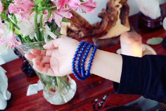 你会戴黄金首饰吗,什么类型的手链可以戴右手