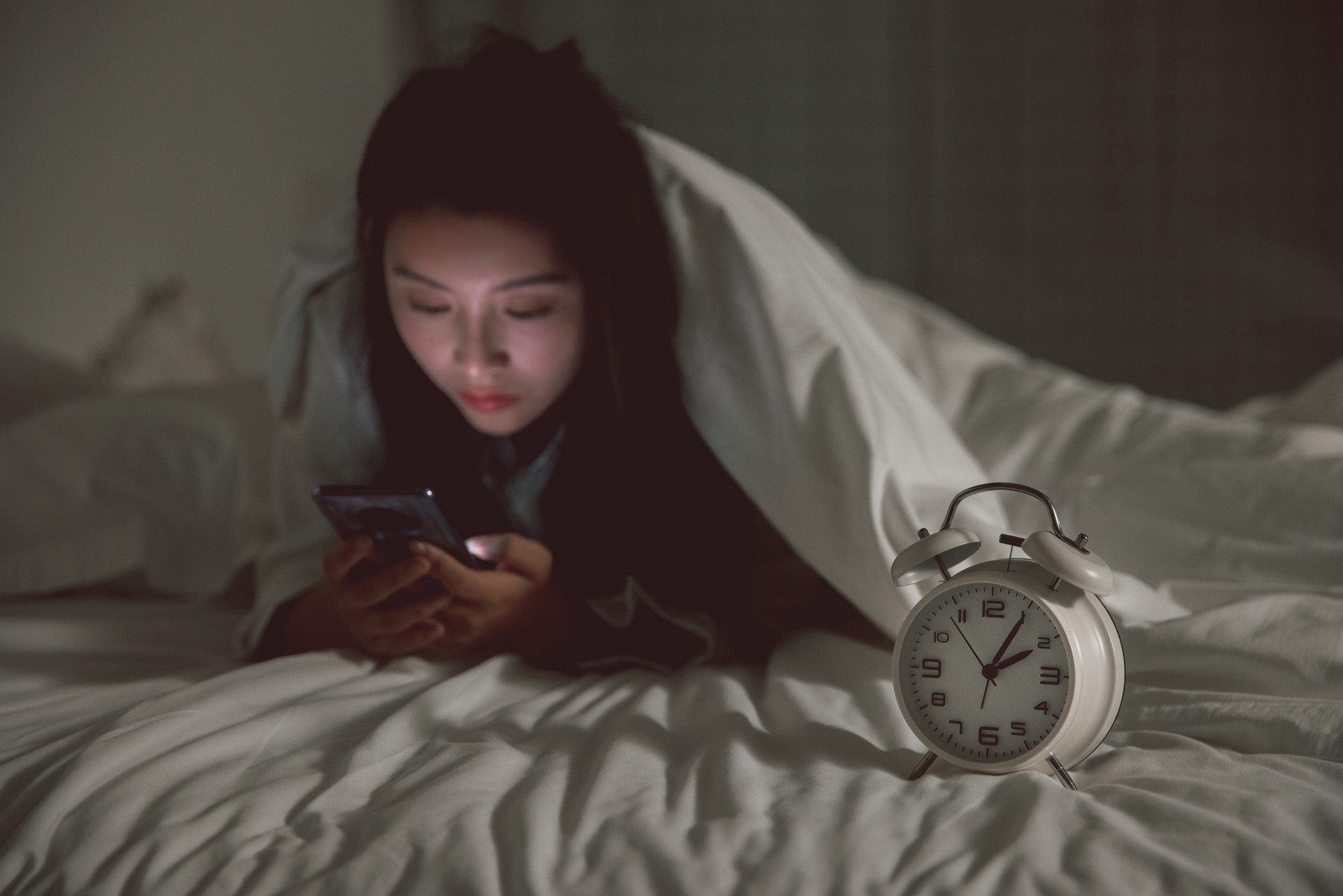 当孩子迷上网络时如何戒掉网瘾,青少年沉迷网络成网瘾怎么办