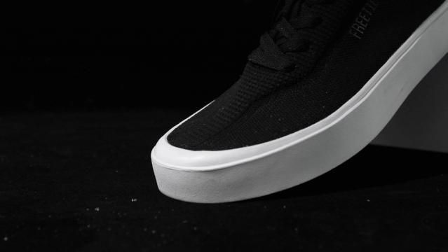 超轻飞织鞋安踏李宁女生,李宁经典板鞋304