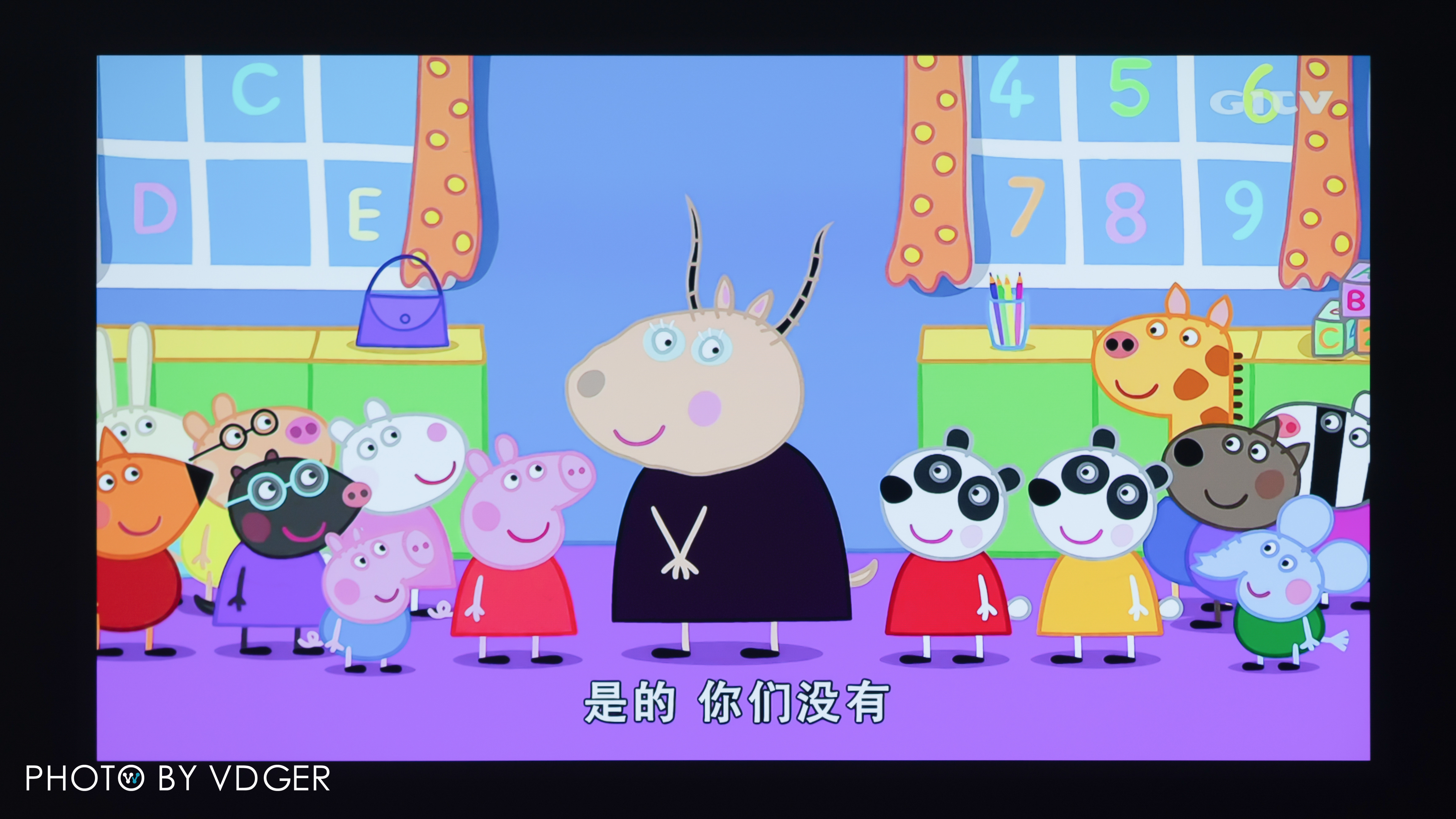 极米z6x第四代投影仪家用投影机,米家投影仪2对比极米newz6x