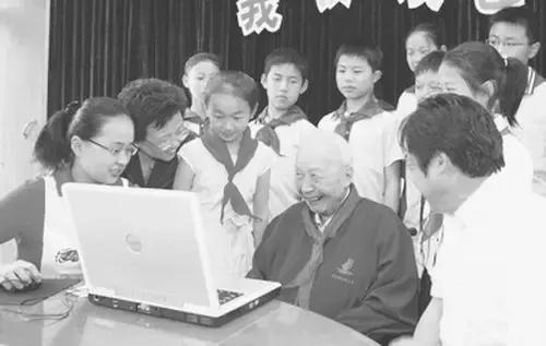 史上最逆天的高考题物理,世界上最牛偏科生高考物理考5分