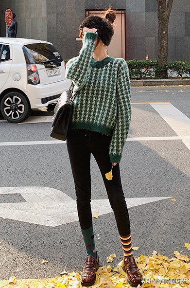 为什么牛仔裤可以百搭,冬季如何选择保暖的牛仔裤