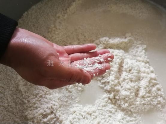 传统白酒的酿酒技术步骤,传统酿酒法酿出的白酒有哪些