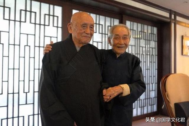 在人际交往中想要获得他人的尊重,在人际交往中一定要注意尊重对方