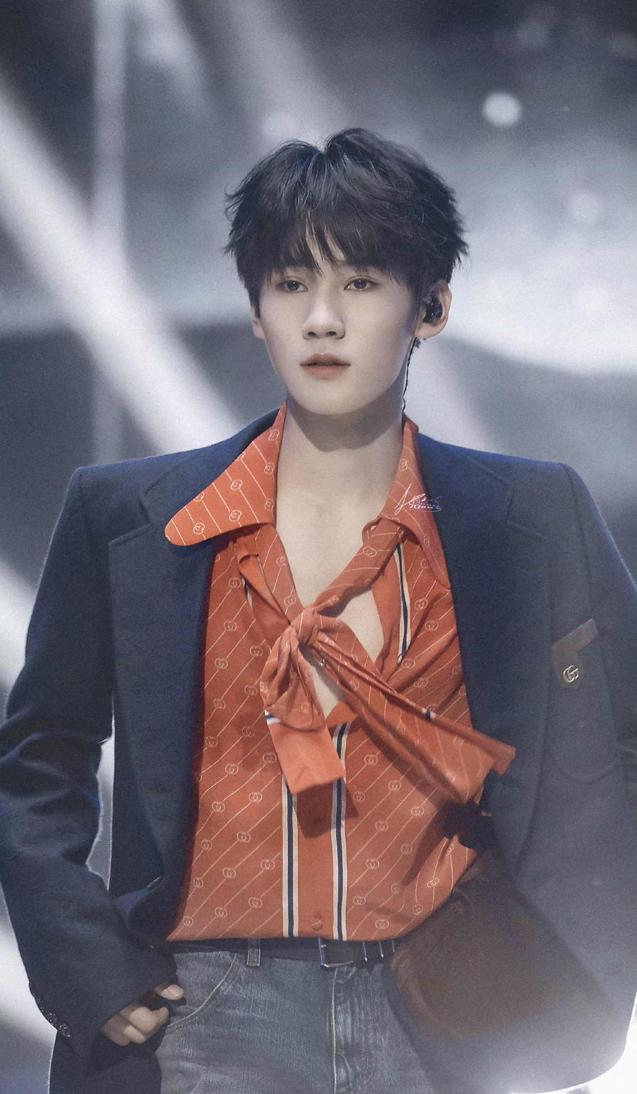 张真源军训中戏新生代表,张真源中戏军训表演视频