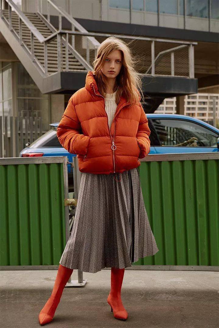 挑百褶裙,冬长百褶裙搭配什么羽绒服好看