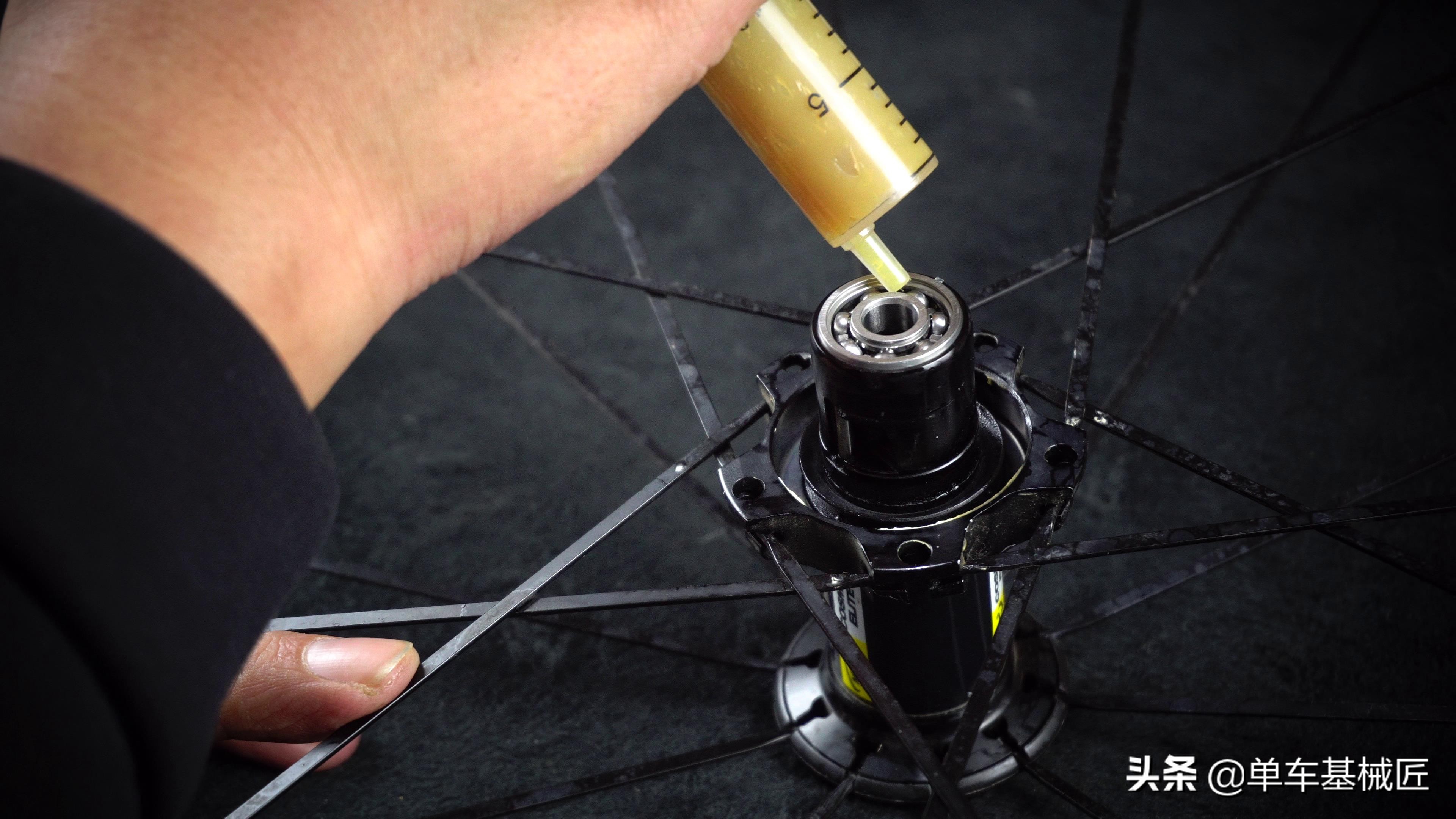 单车基械匠：Mavic轮组花鼓的拆卸，保养，轴承更换三合一教程