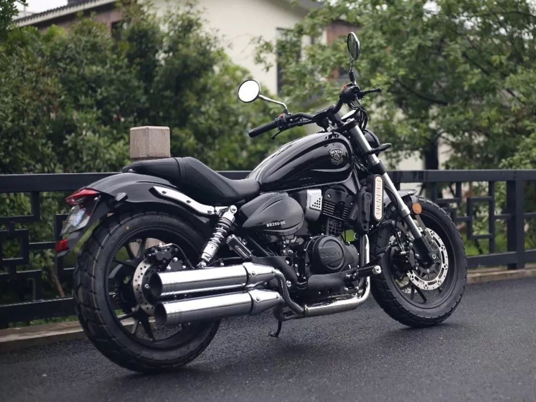 奔达700cc摩托车试驾,国四版奔达250摩托车