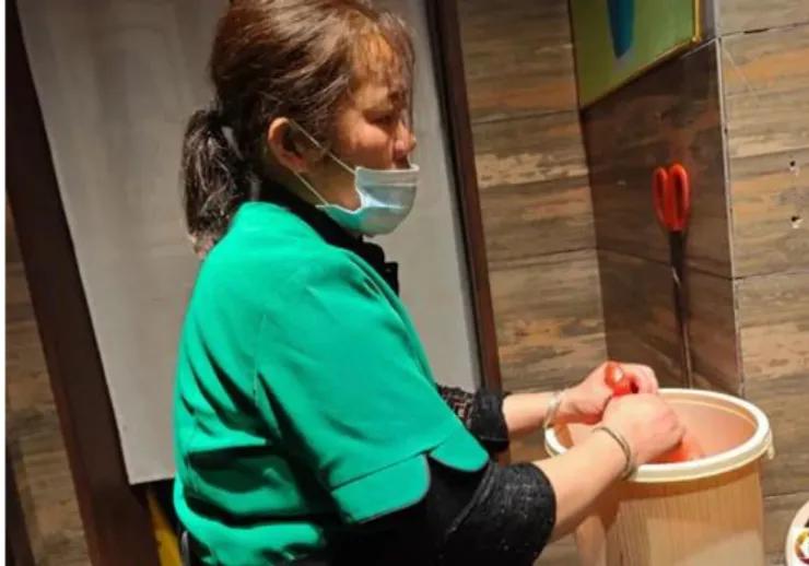 儿女是智障儿,母亲坚定守护:暗夜挡不住星光,叹母爱最美的模样