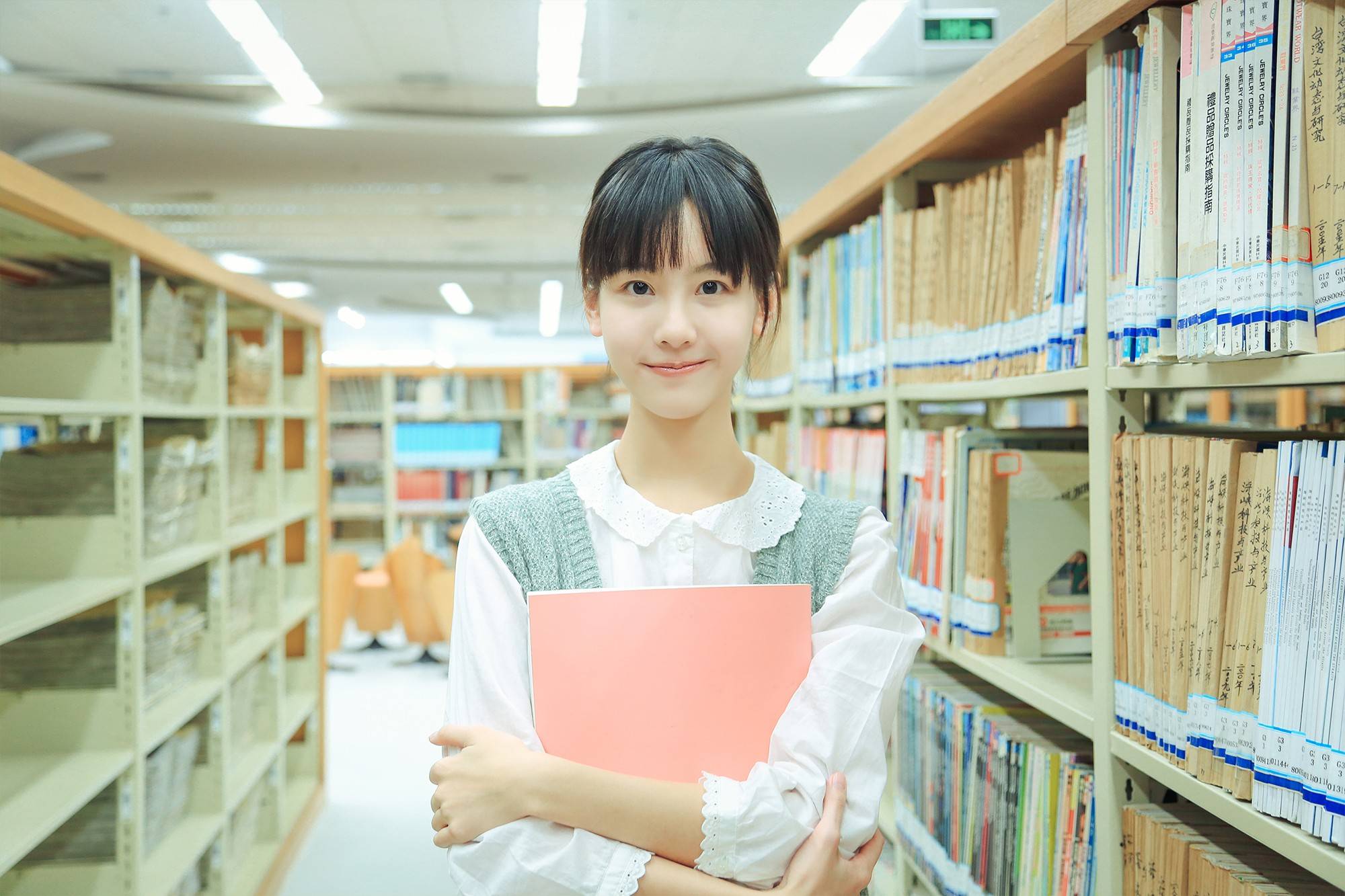 背后有背景却一直捧不红的女明星,却怎么都捧不红的4位女明星