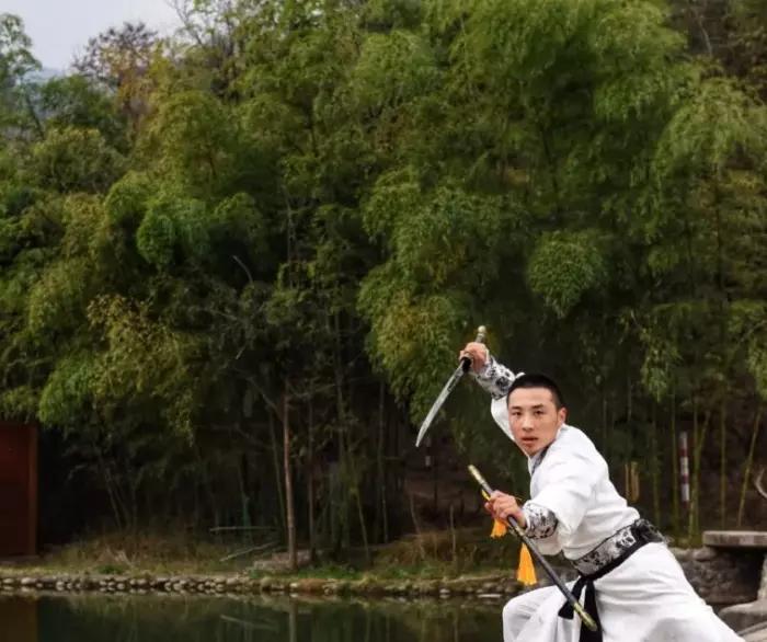 周城传奇：刀剑合璧侠客行