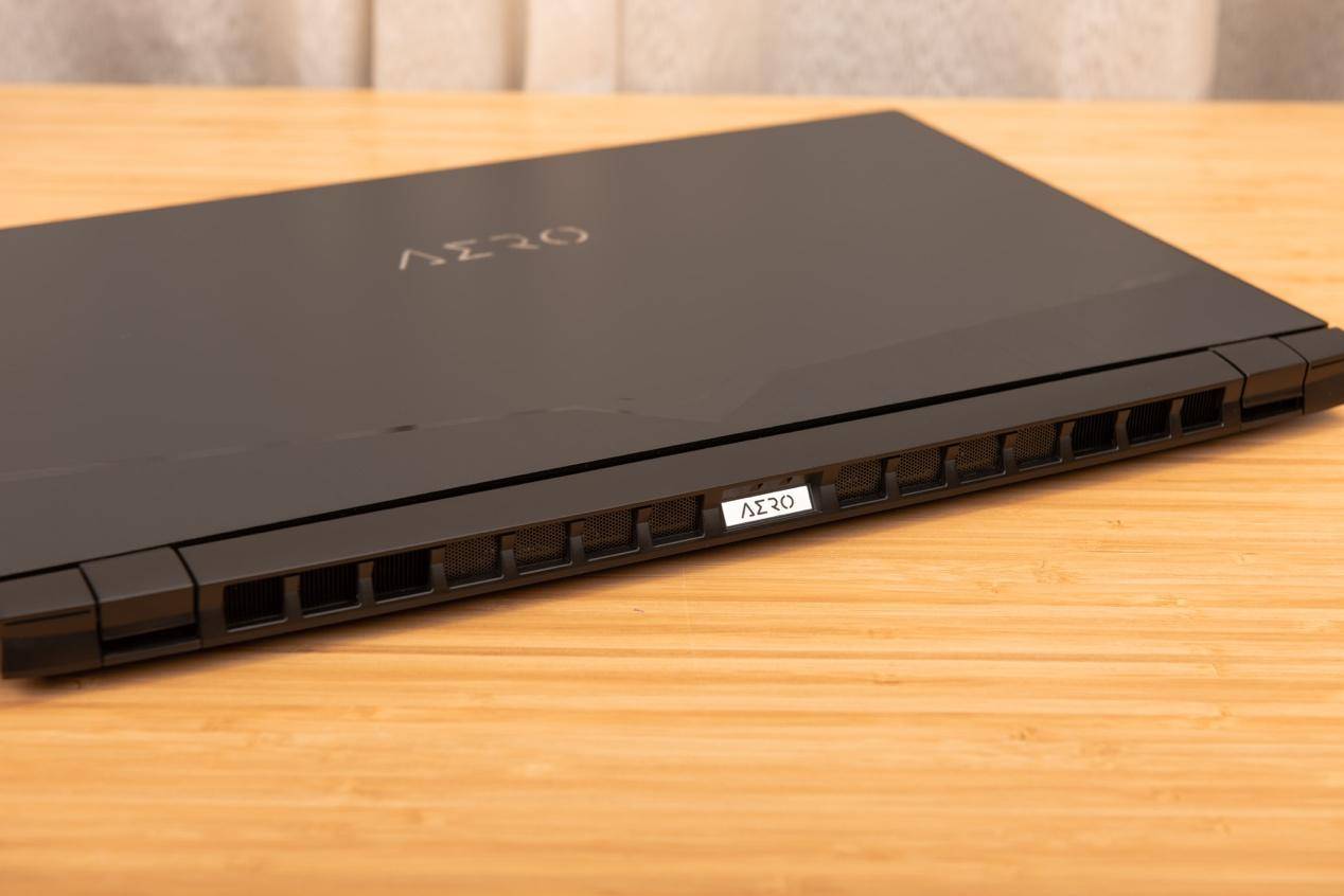 技嘉aero17深度评测,全新技嘉笔记本aero17