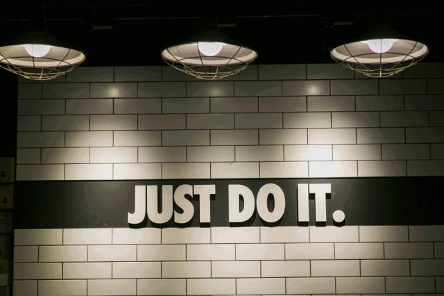 为什么郑州近期商场人这么少,郑州商场为什么这么冷清