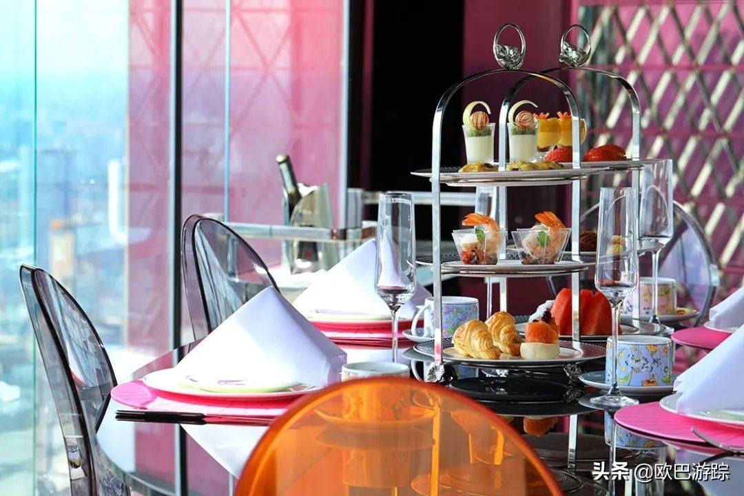 上海东方明珠塔里藏了一个酒店,你知道东方明珠有个酒店吗