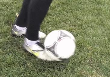 凌空抽射怎么练,弧线射门训练方法和技巧