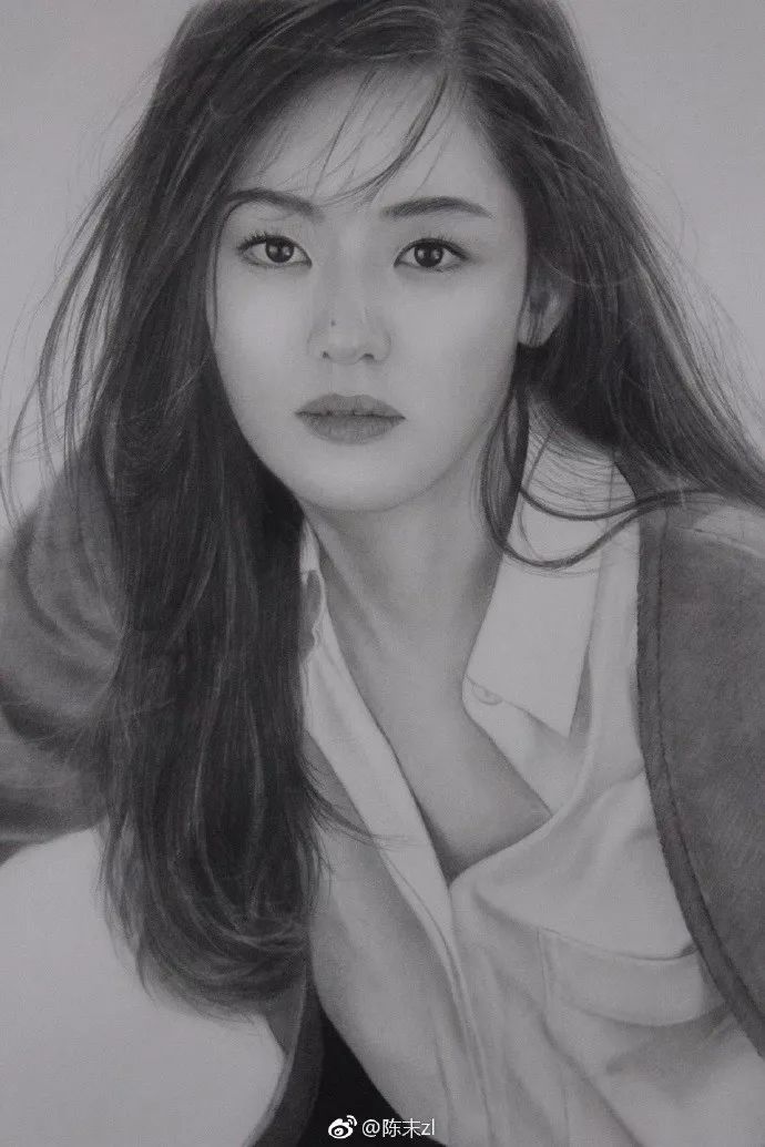 大学没毕业，95后妹纸用一支铅笔就撩到了范冰冰！这...