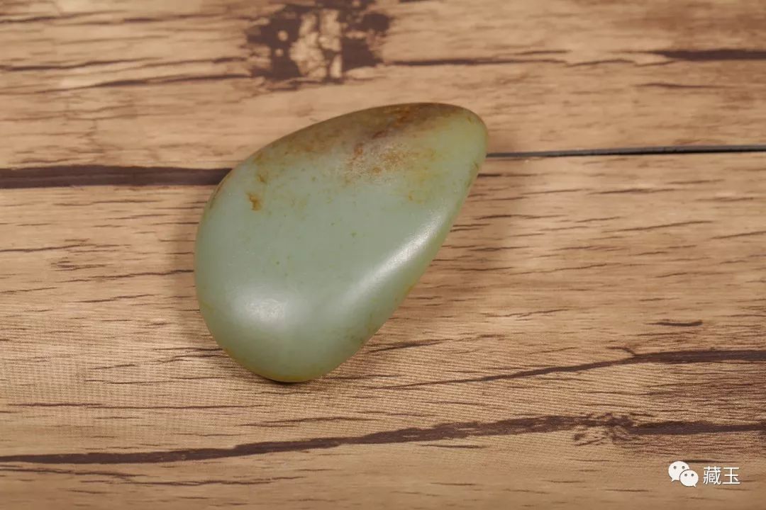 和田玉光白籽料特点,和田玉颜色白的好吗