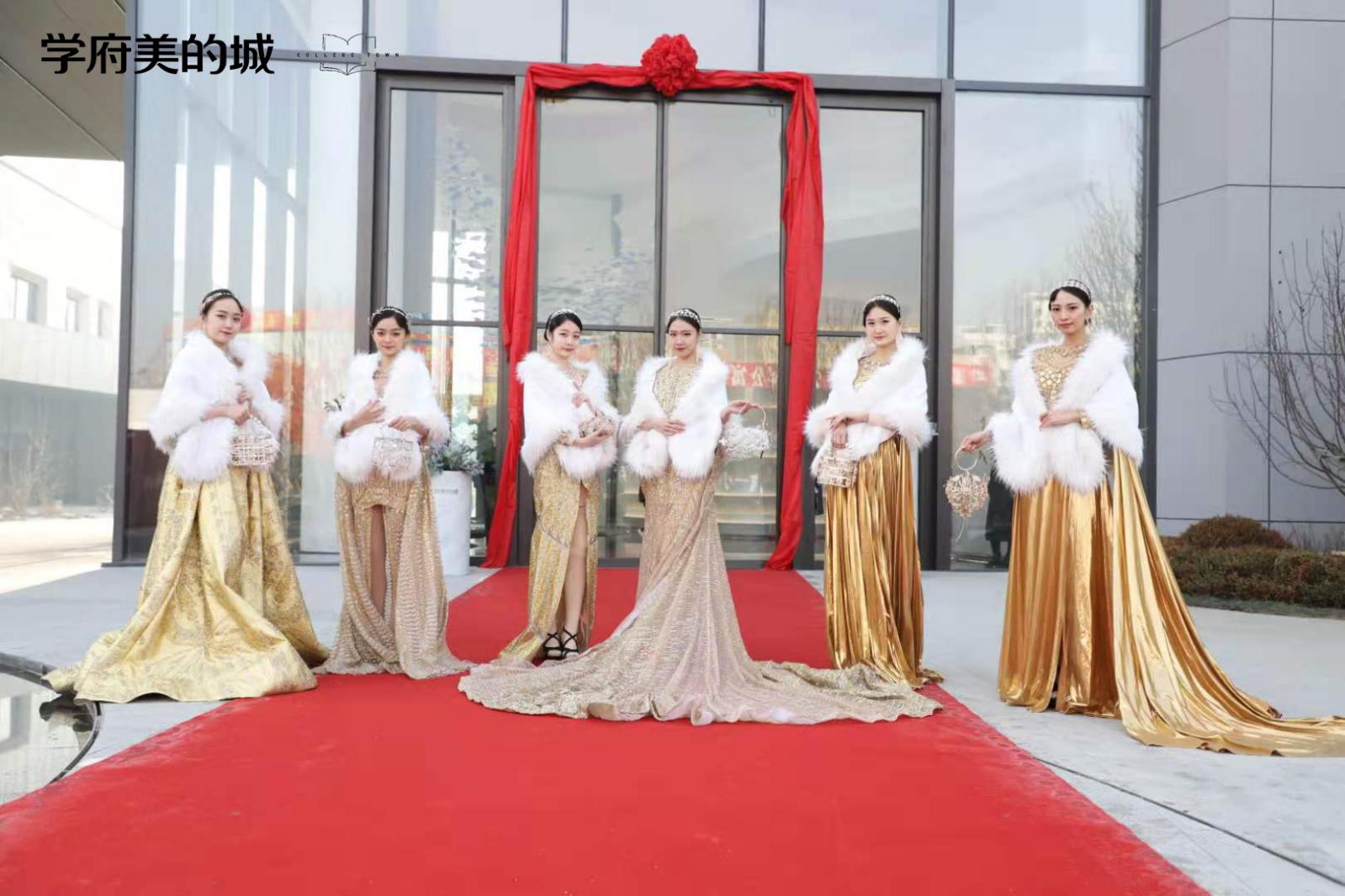 近千人围拥！学府美的城营销中心，盛启智慧生活尊荣