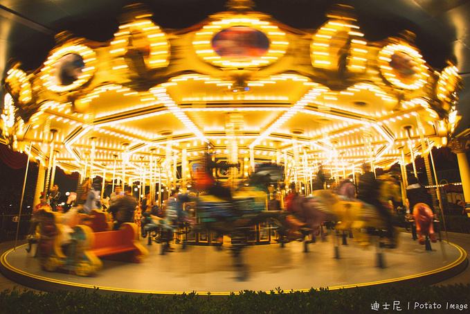 玩转上海迪士尼要多少钱,上海迪士尼乐园排队