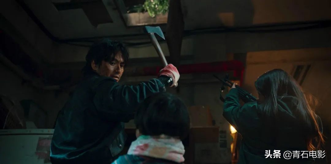 连续4天上榜，比《王国》尺度还大，不愧是一集30亿韩元的韩剧