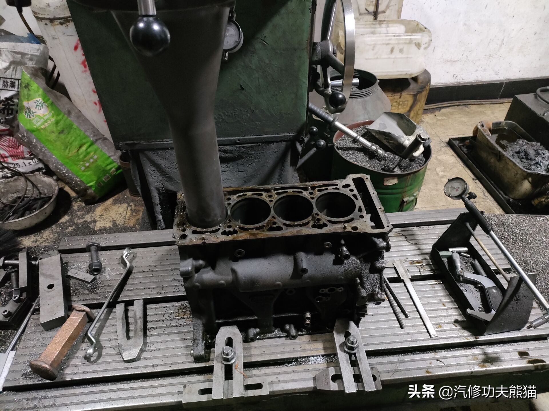 斯柯达昊锐烧机油维修视频,大众斯柯达昊锐1.8t烧机油