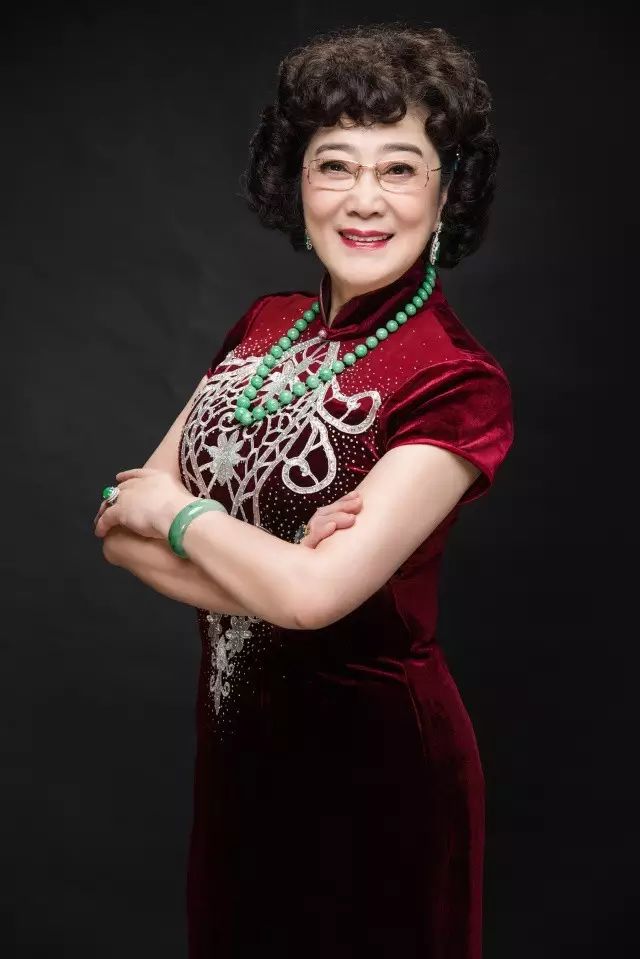 重庆小天鹅火锅老板何永智,重庆小天鹅创始人何永智盖的楼