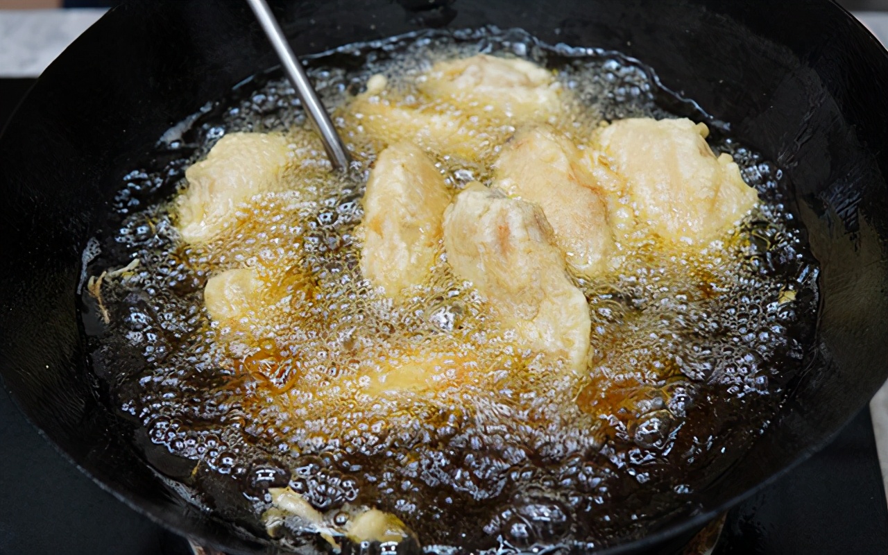 蛋黄鸡翅怎么做外酥里嫩,蛋黄鸡翅的糊怎么调