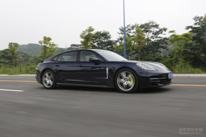 保时捷panamera混动深度测试 (全新保时捷panamera4s 2.9t试驾感受)