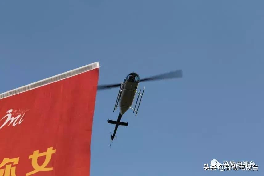 弥勒马拉松直升机撒玫瑰,弥勒马拉松用直升机撒玫瑰花