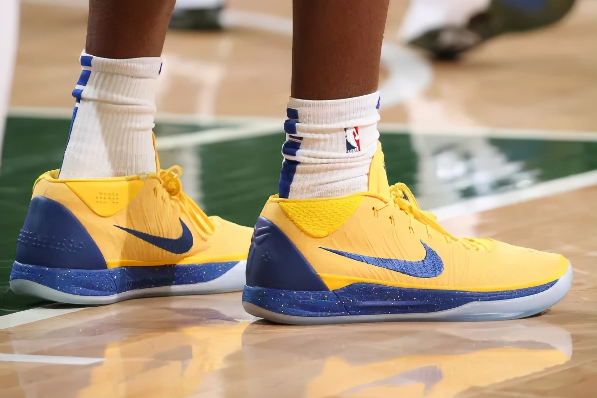 詹姆斯上脚安踏,nba球星上脚的安踏