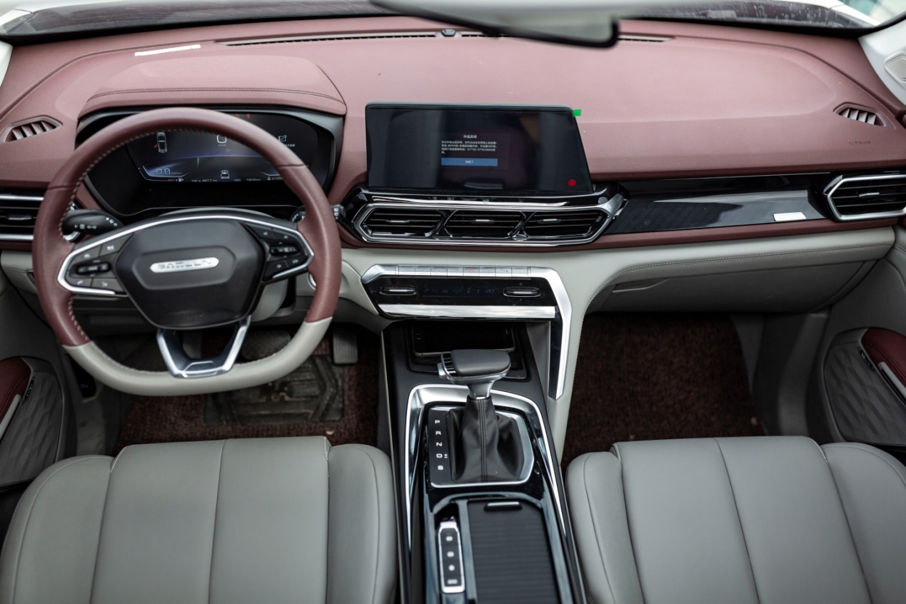 13万买了座“歌剧院”,配哈曼音响,宽近1米9,比马自达更好开