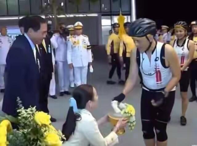 娉扮帇鐩镐腑鍗庤瀵屽﹩,娉扮帇鏆楁亱鍗庤瀵屽﹩