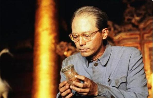 67岁尊龙近照曾是亚洲最美男子,69岁尊龙近照身材走样