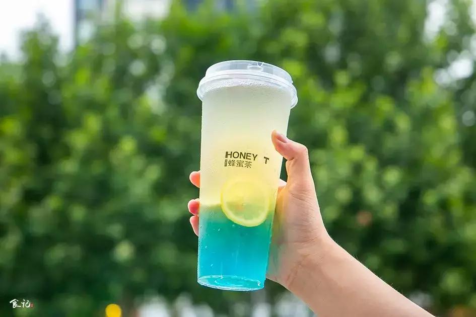 我太太太难了!体感36℃的襄阳夏天,全靠一杯高颜值的茶饮续命